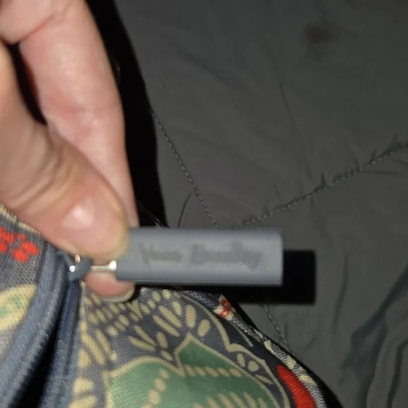 Vera Bradley Lighten Up Cosmetic Bag NWOT - Picture 4 of 4